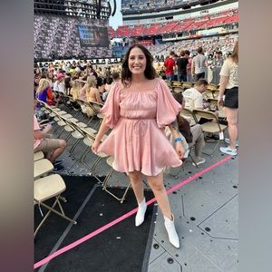 Puff sleeve pink boutique dress!